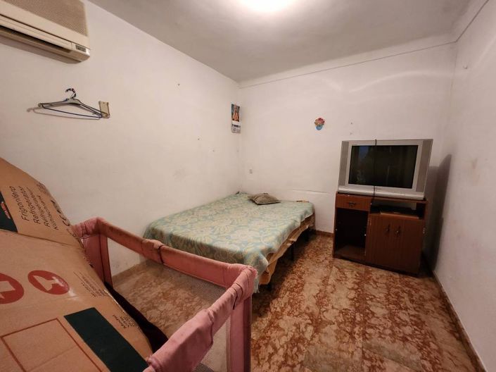 Image No.15-6 Bed Townhouse for sale