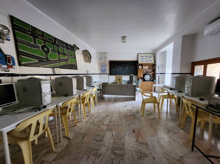 Image No.17-6 Bed Townhouse for sale