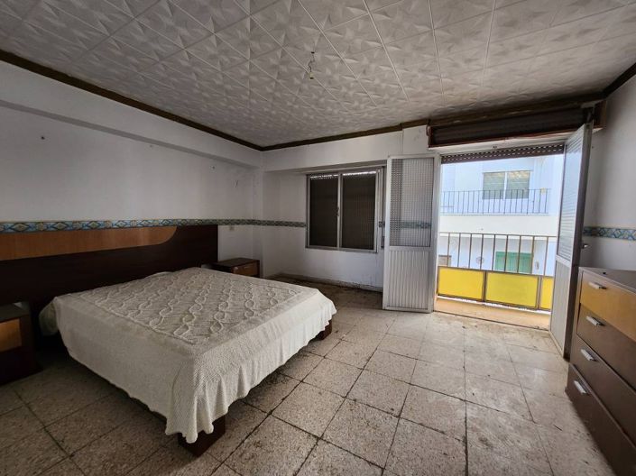 Image No.6-6 Bed Townhouse for sale