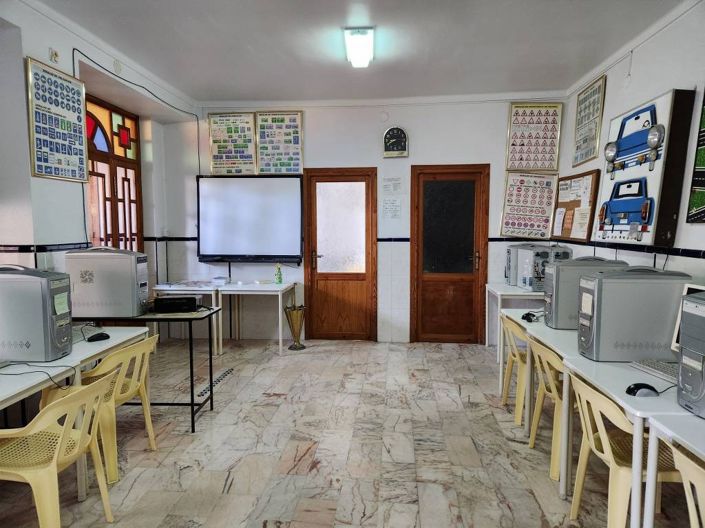 Image No.8-6 Bed Townhouse for sale