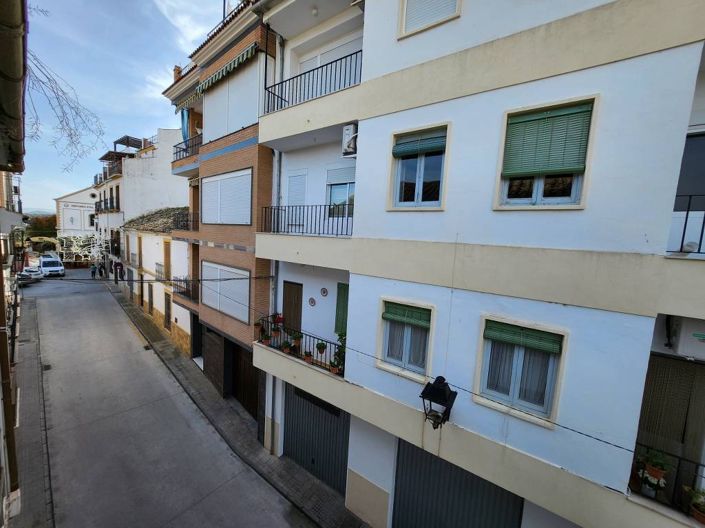 Image No.9-6 Bed Townhouse for sale