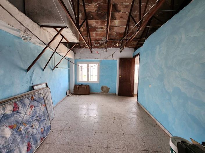 Image No.10-6 Bed Townhouse for sale