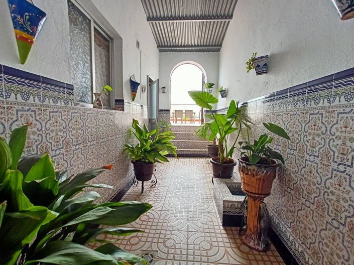 Image No.13-5 Bed Townhouse for sale