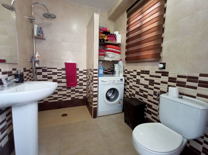 Image No.14-5 Bed Townhouse for sale