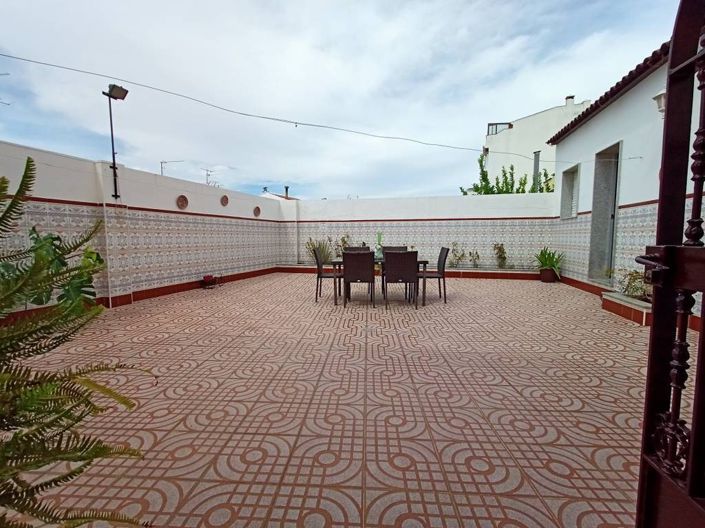 Image No.15-5 Bed Townhouse for sale