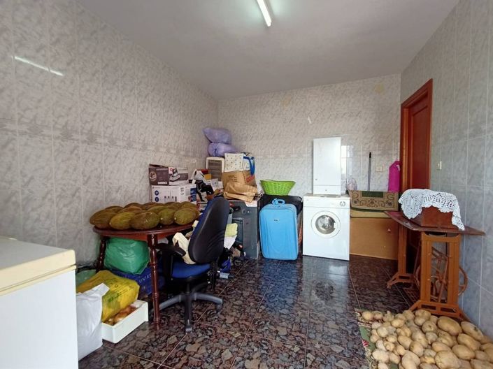 Image No.18-5 Bed Townhouse for sale