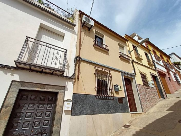 Image No.21-5 Bed Townhouse for sale