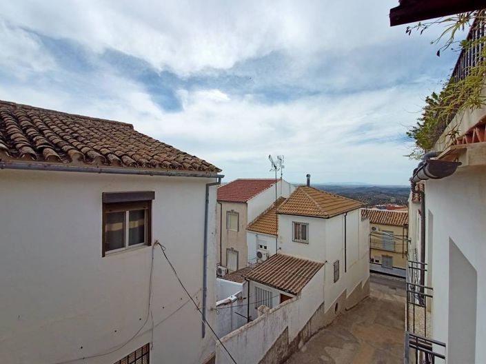 Image No.8-5 Bed Townhouse for sale