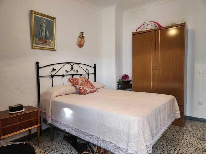 Image No.16-3 Bed Townhouse for sale