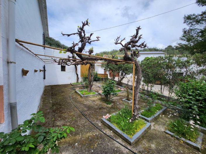 Image No.12-4 Bed Country House for sale