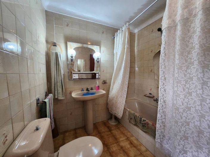 Image No.19-4 Bed Country House for sale