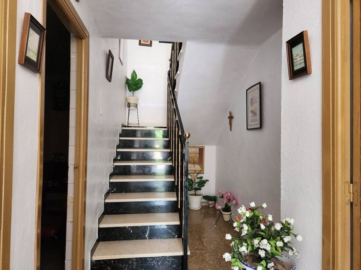 Image No.20-4 Bed Country House for sale