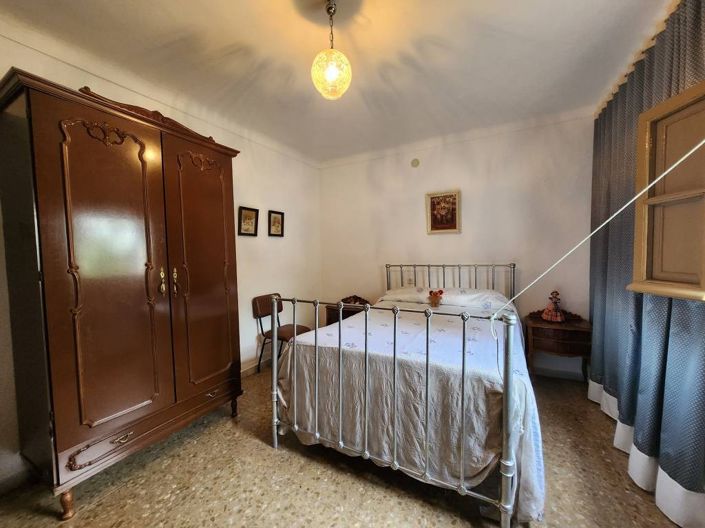 Image No.6-4 Bed Country House for sale