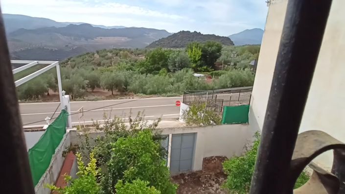 Image No.6-3 Bed Townhouse for sale