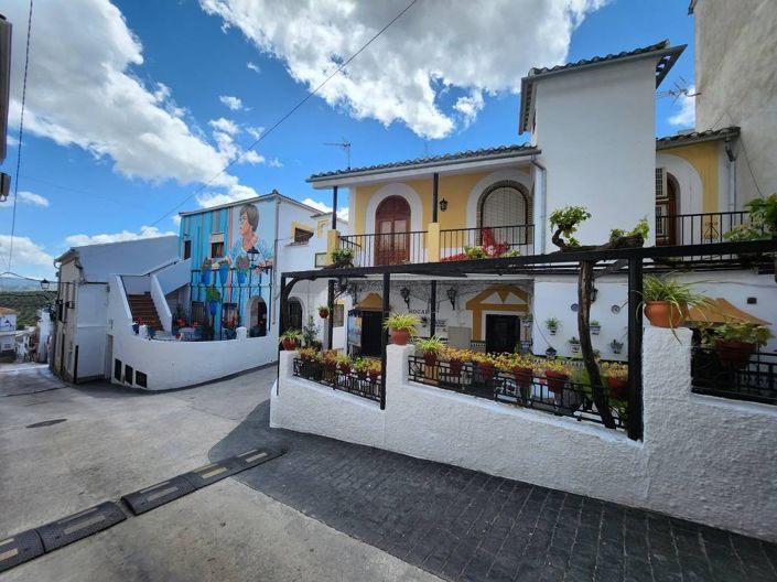 Image No.21-4 Bed Townhouse for sale