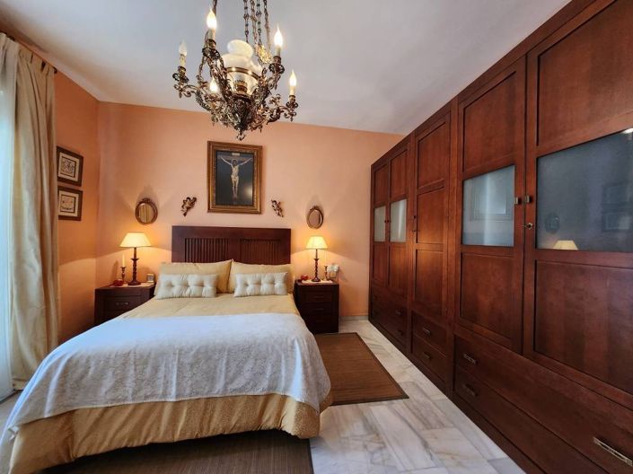 Image No.7-4 Bed Townhouse for sale