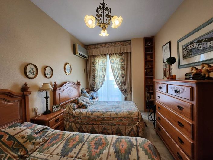 Image No.8-4 Bed Townhouse for sale