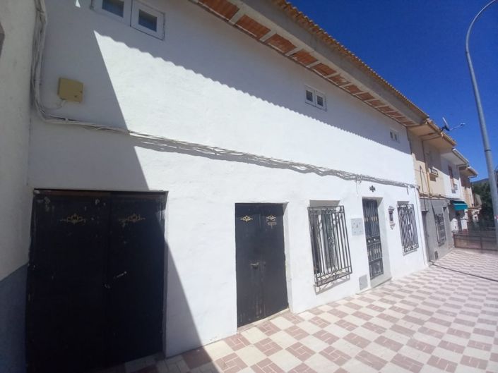 Image No.3-3 Bed Townhouse for sale