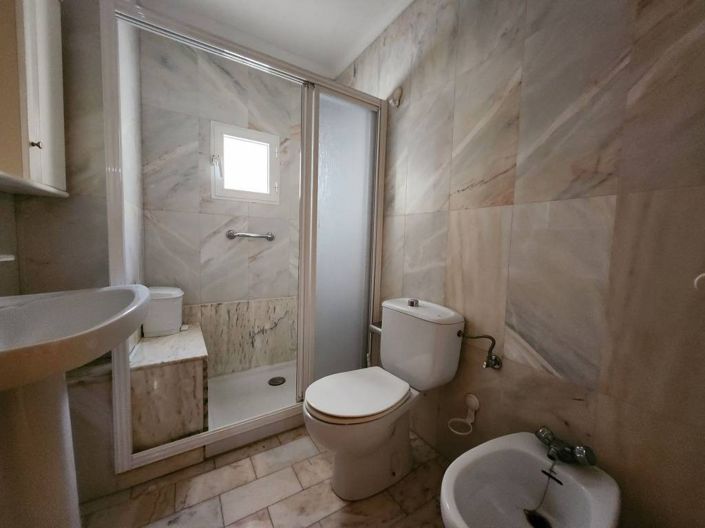 Image No.10-3 Bed Apartment for sale