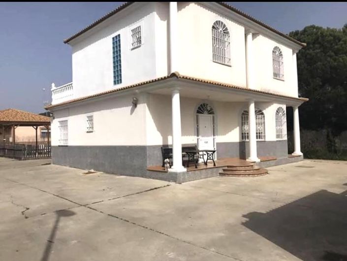 Image No.1-6 Bed Villa for sale