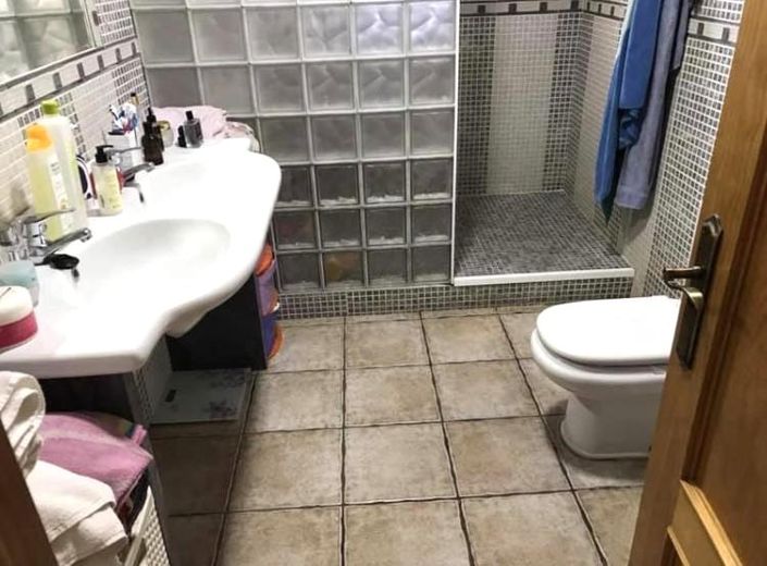 Image No.15-6 Bed Villa for sale