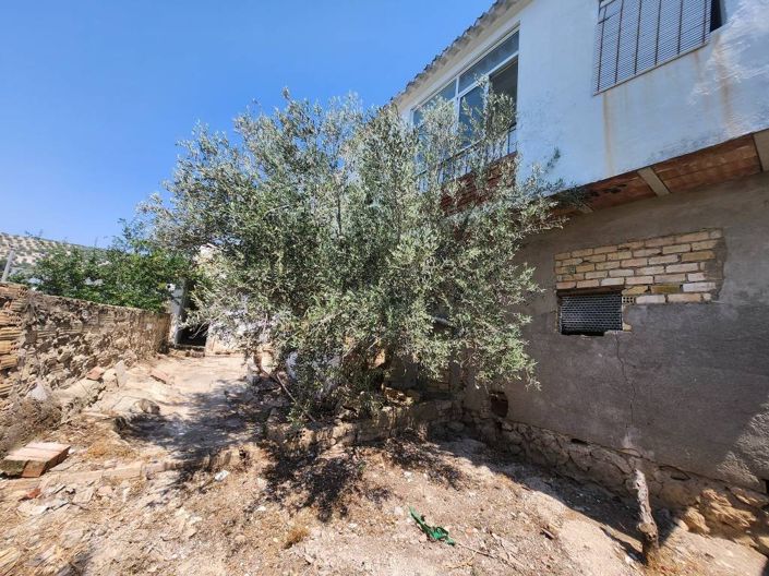 Image No.20-3 Bed Townhouse for sale