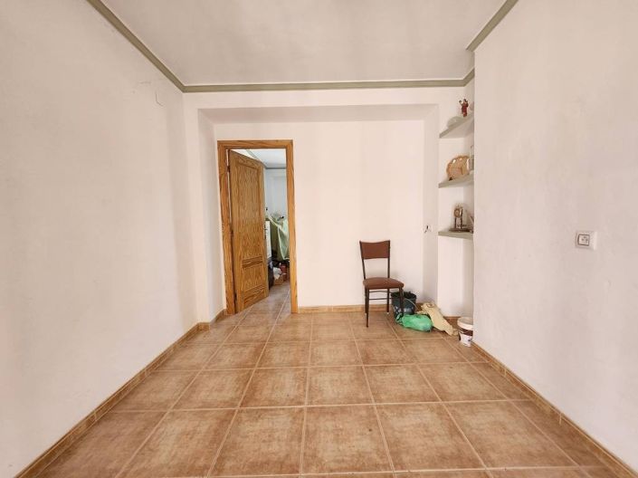 Image No.10-3 Bed Townhouse for sale