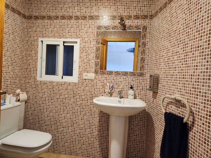 Image No.19-2 Bed Country House for sale