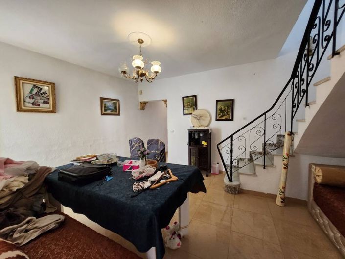 Image No.18-3 Bed Townhouse for sale