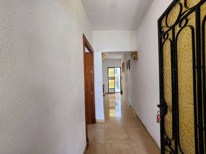 Image No.20-3 Bed Townhouse for sale