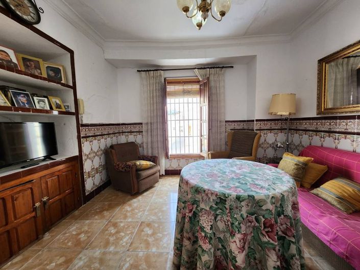 Image No.19-5 Bed Townhouse for sale