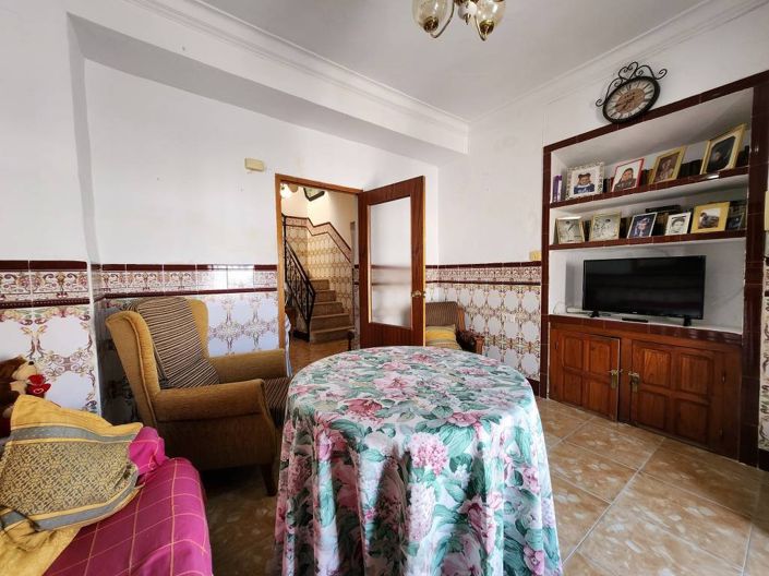 Image No.20-5 Bed Townhouse for sale