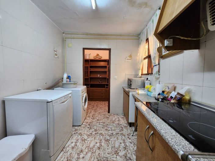 Image No.6-5 Bed Townhouse for sale