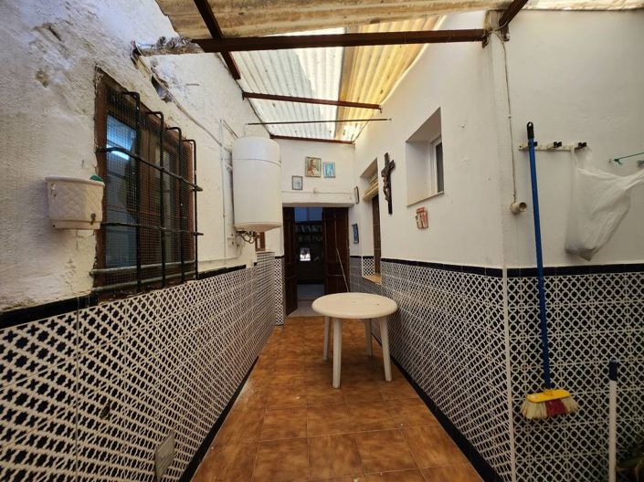 Image No.8-5 Bed Townhouse for sale