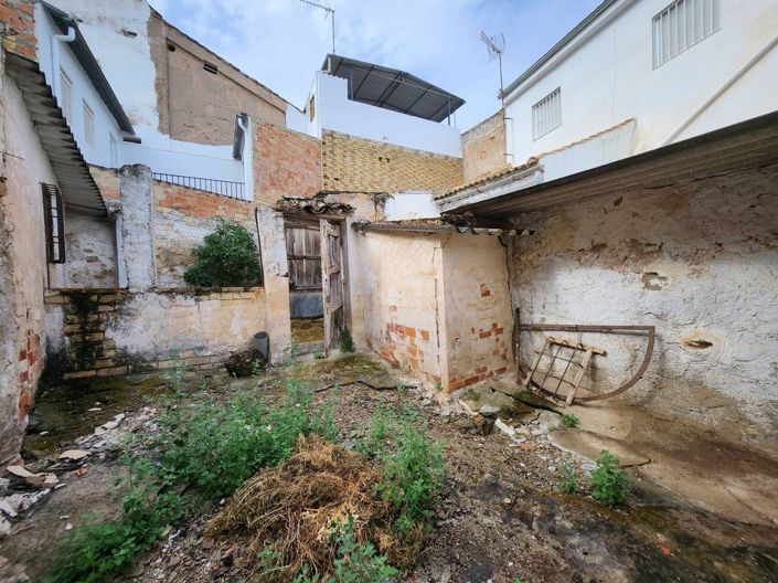 Image No.11-3 Bed Townhouse for sale