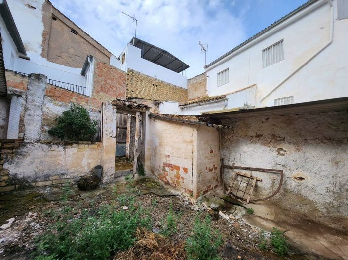 Image No.12-3 Bed Townhouse for sale