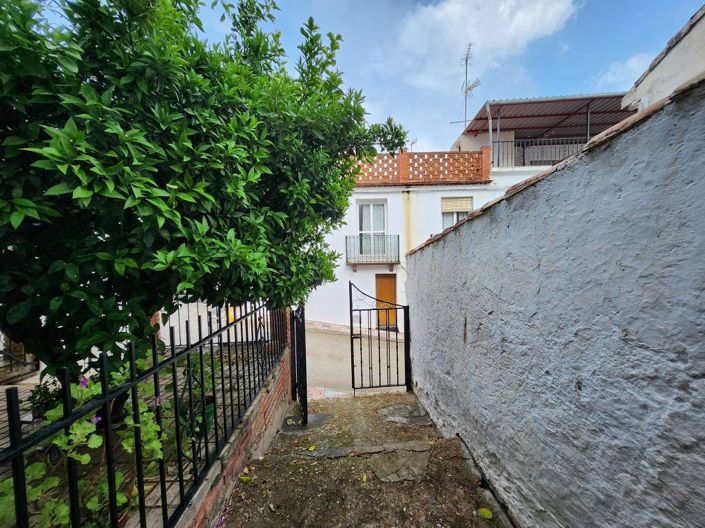 Image No.16-3 Bed Townhouse for sale