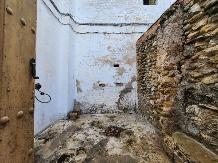 Image No.20-3 Bed Townhouse for sale