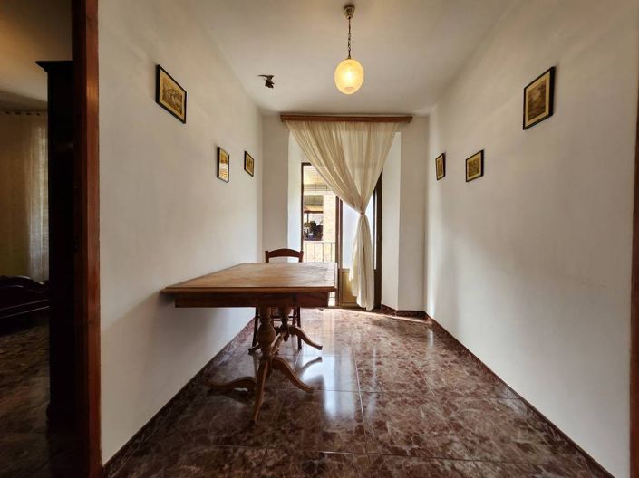 Image No.13-4 Bed Townhouse for sale