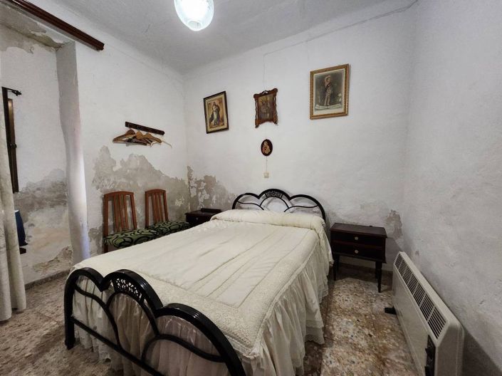 Image No.14-4 Bed Townhouse for sale