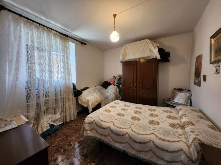 Image No.15-4 Bed Townhouse for sale