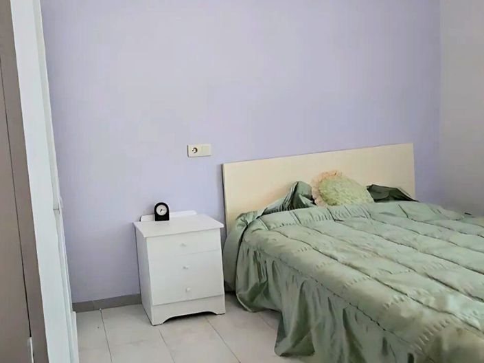 Image No.20-6 Bed Townhouse for sale