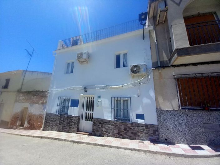 Image No.4-3 Bed Townhouse for sale