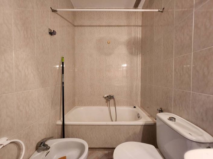 Image No.17-2 Bed Townhouse for sale