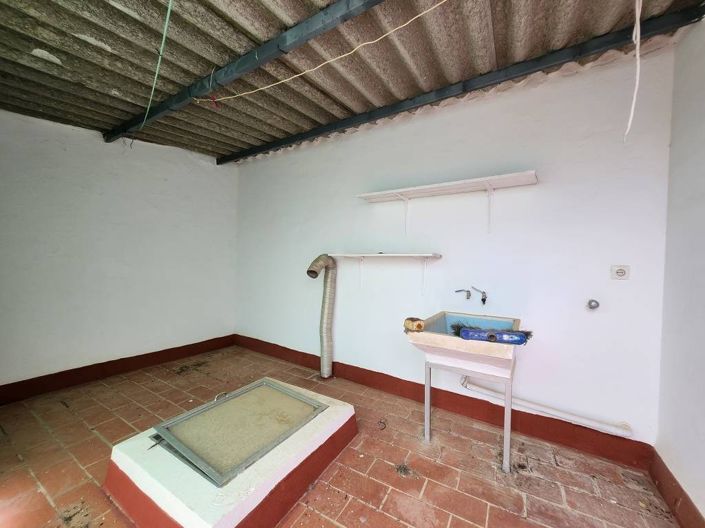 Image No.18-2 Bed Townhouse for sale