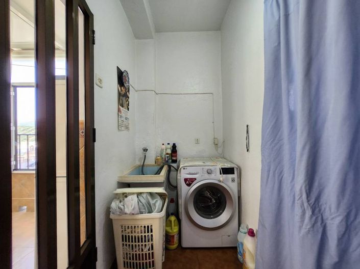 Image No.18-4 Bed Townhouse for sale