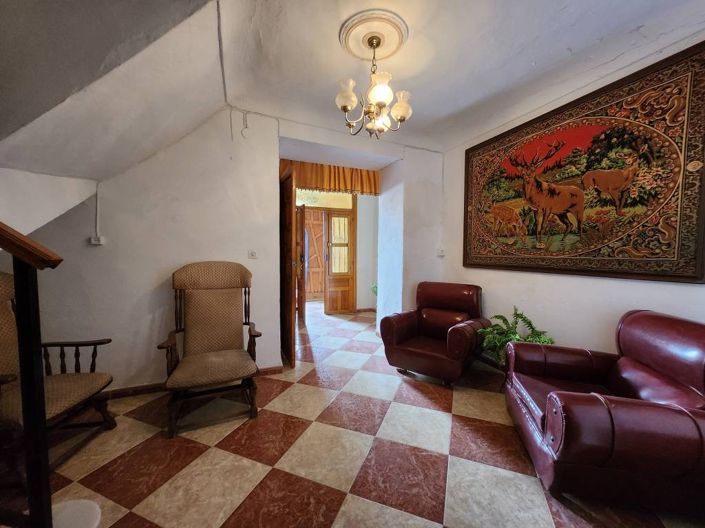 Image No.12-5 Bed Townhouse for sale