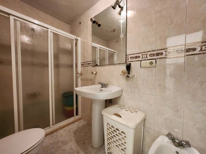 Image No.16-5 Bed Townhouse for sale