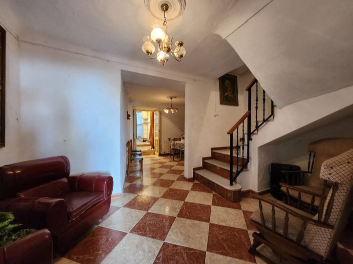 Image No.7-5 Bed Townhouse for sale