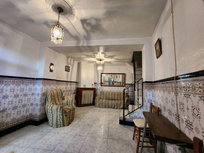 Image No.8-5 Bed Townhouse for sale